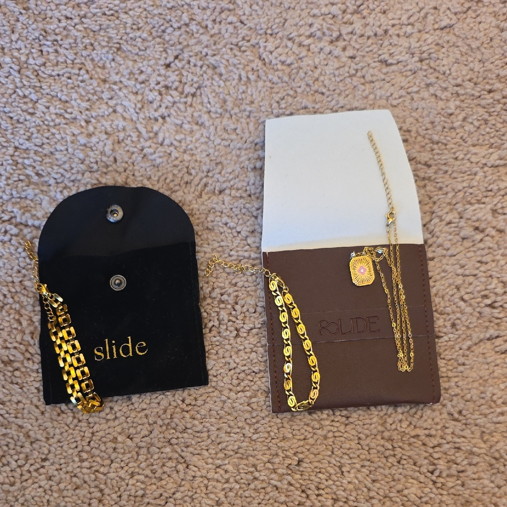 Gold Chain Necklace with Pendant